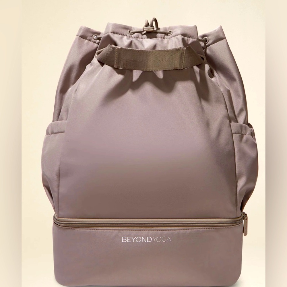 Beyond Yoga. Convertible Gym Bag.